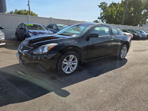 Used 2013 Nissan Altima 2.5 S w/ Convenience Pkg FWD image 1