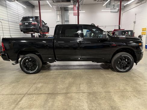 Used 2025 RAM 2500 Big Horn AWD/4WD image 8
