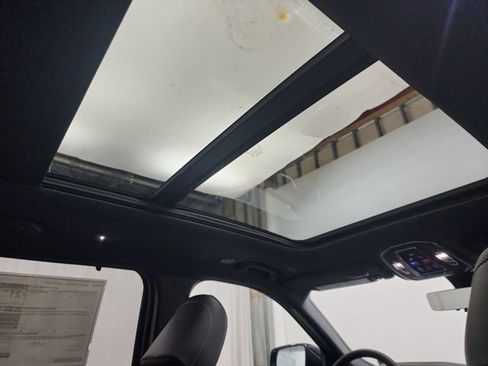 New 2025 Jeep Grand Cherokee L Limited w/ Luxury Tech Group II image 34