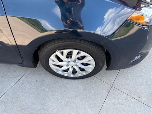 Used 2019 Toyota Corolla LE FWD image 9