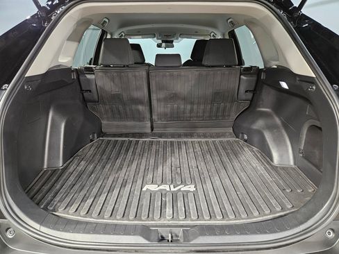 Used 2023 Toyota RAV4 LE AWD/4WD image 18