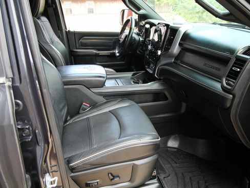 Used 2019 RAM 2500 Limited AWD/4WD image 40