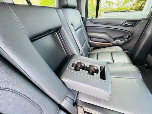 Used 2020 Chevrolet Suburban LT image 17