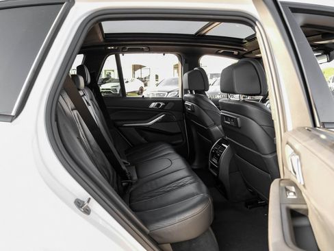 Used 2021 BMW X5 M50i image 46