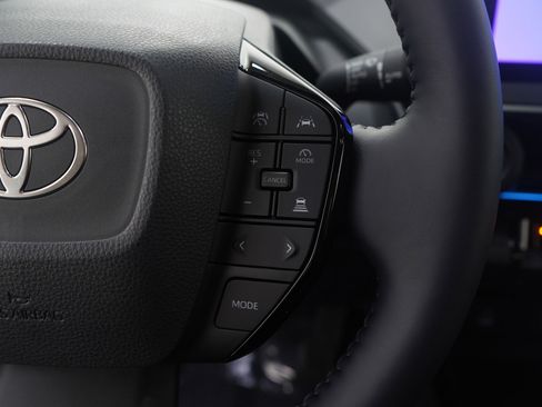 Used 2025 Toyota Prius AWD image 26