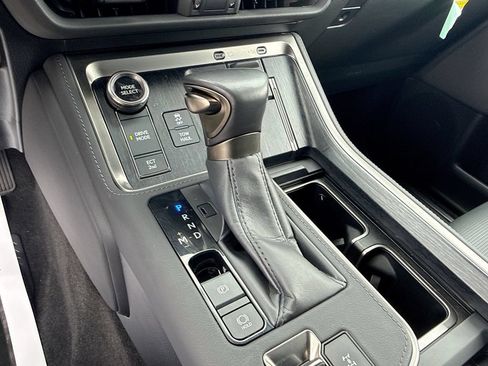 Used 2024 Lexus GX 550 w/ Accessory Package (Z1) AWD/4WD image 20