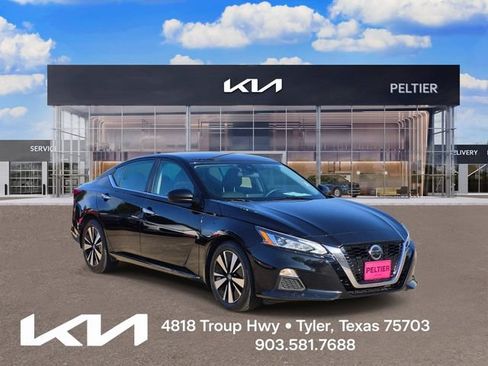 Used 2021 Nissan Altima 2.5 SV FWD image 1