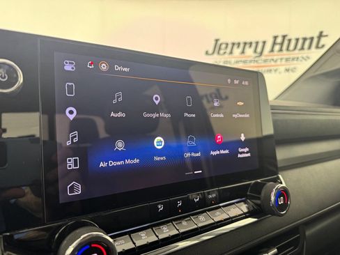 Used 2025 Chevrolet Colorado Trail Boss AWD/4WD image 15