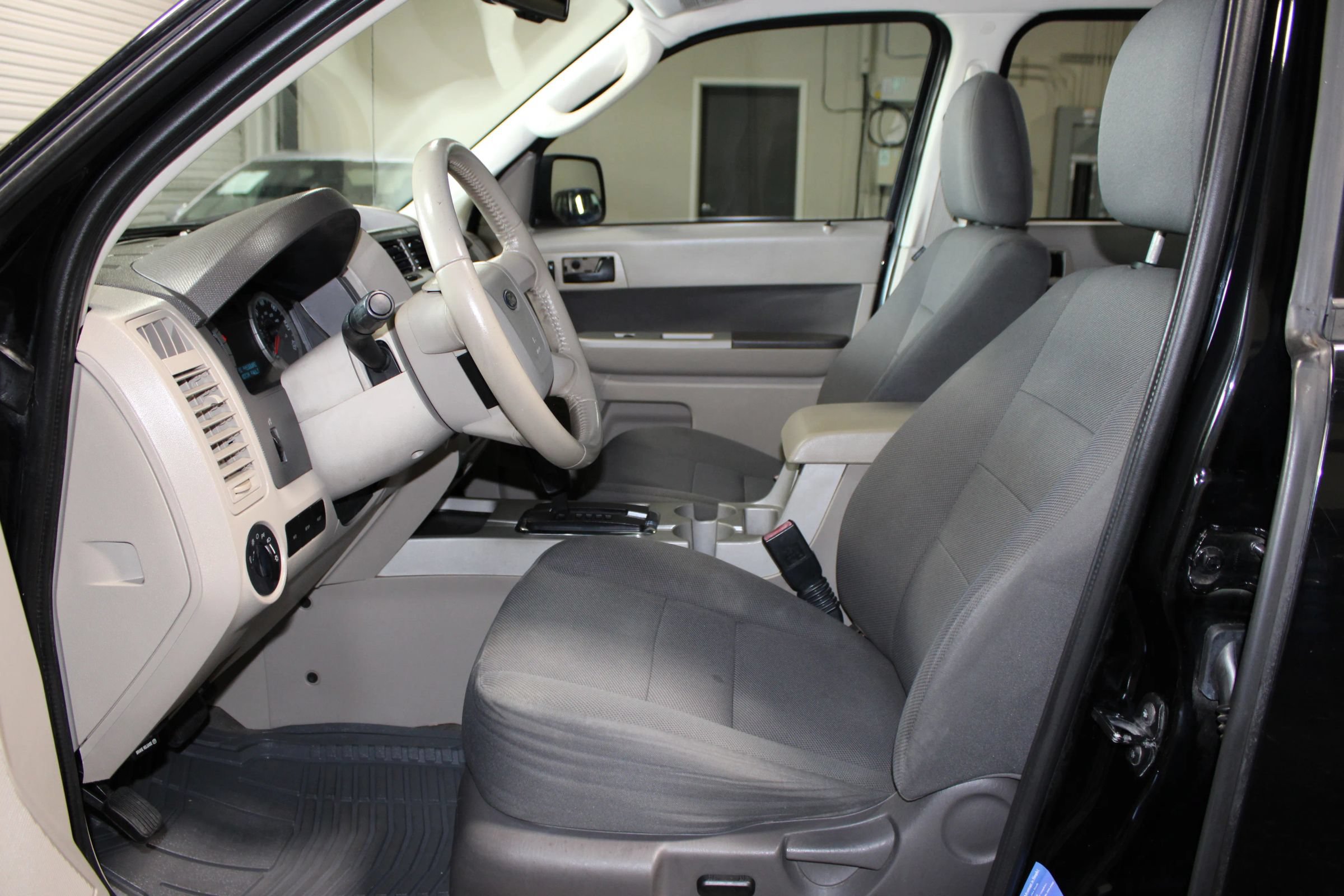 Used 2009 Ford Escape XLT FWD image 8