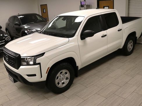 Used 2022 Nissan Frontier S image 2