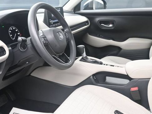 Used 2025 Honda HR-V LX image 12