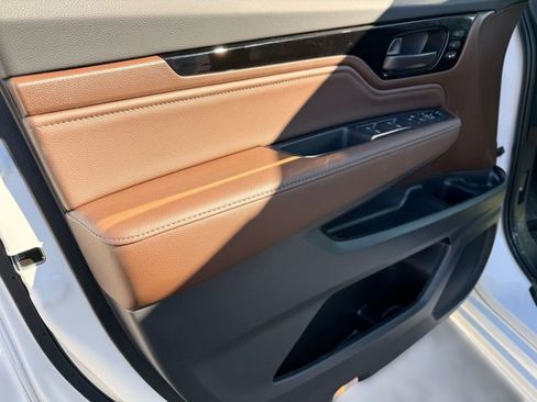 New 2026 Honda Odyssey Touring image 10