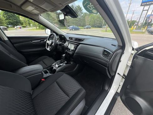 Used 2020 Nissan Rogue SV image 30