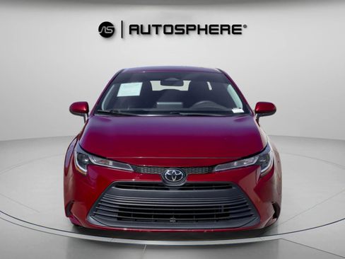 Used 2023 Toyota Corolla LE image 2