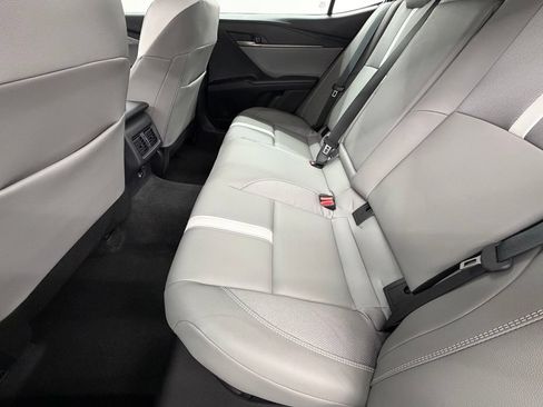 Used 2026 Toyota Camry SE FWD image 39