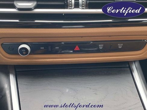 Used 2023 BMW 330i Sedan w/ Premium Package image 30