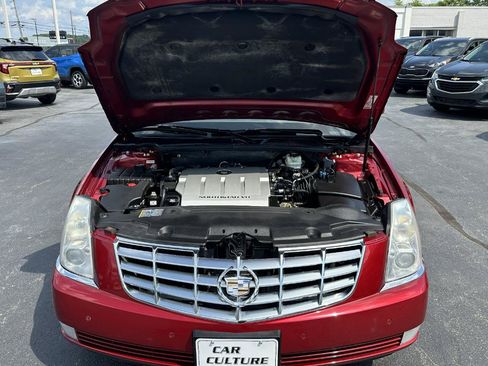 Used 2008 Cadillac DTS FWD image 19