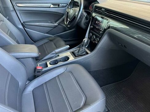 Certified 2021 Volkswagen Passat 2.0T R-Line image 15