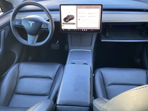 Used 2023 Tesla Model Y Long Range image 5