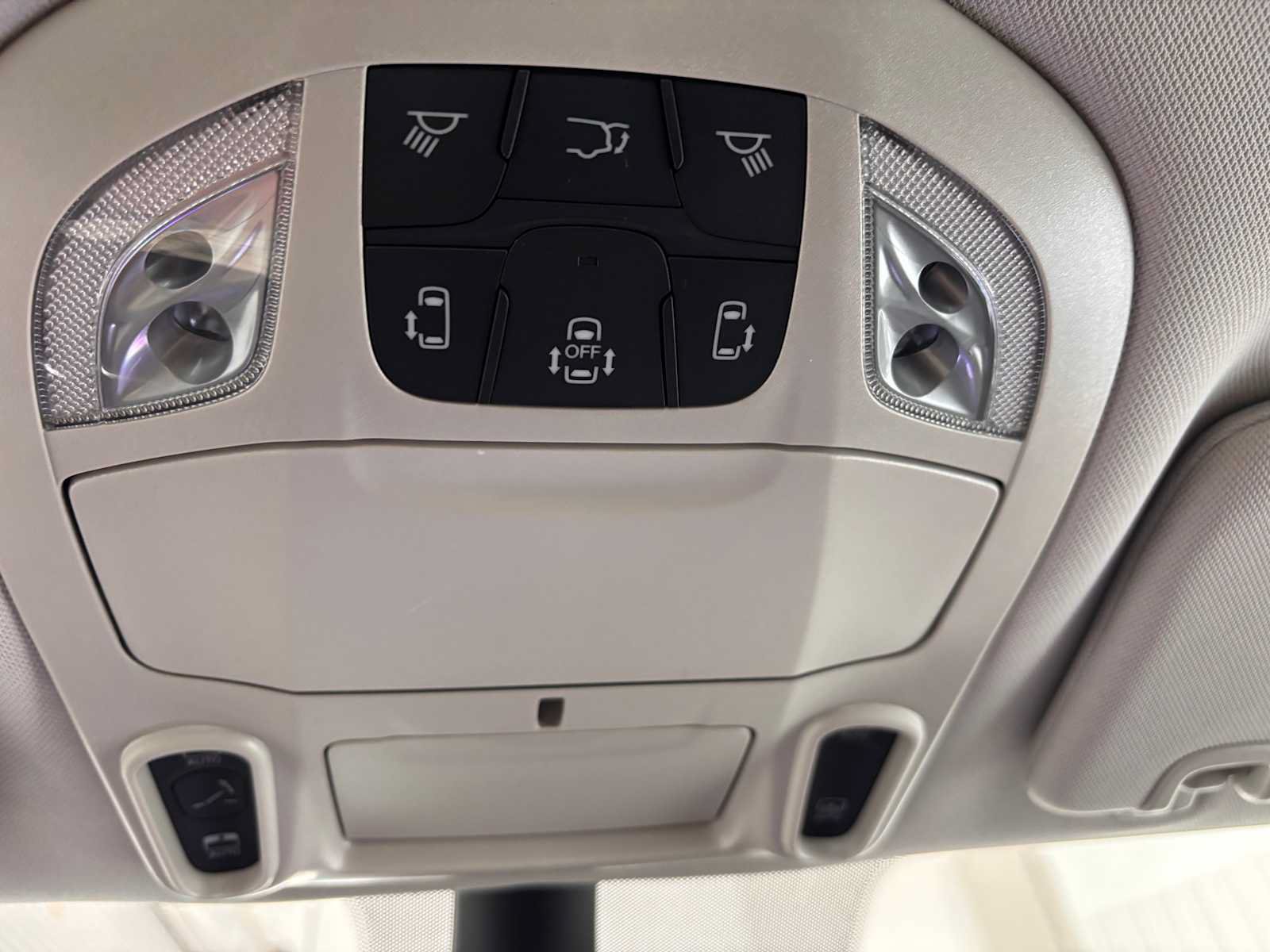 Certified 2024 Chrysler Pacifica Limited FWD image 37