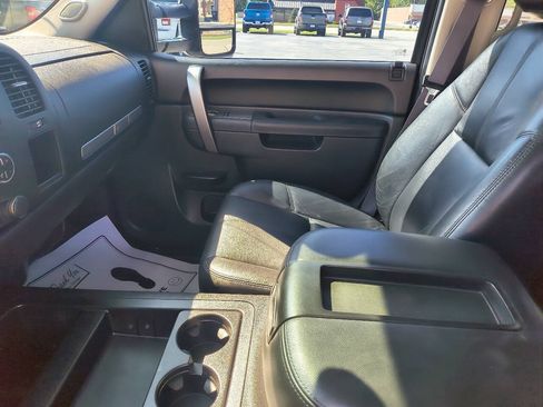 Used 2014 Chevrolet Silverado 2500 LT w/ Custom Sport Truck Package AWD/4WD image 21