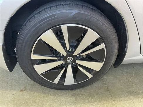 Used 2019 Nissan Altima 2.5 SV FWD image 10