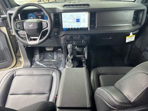 New 2025 Ford Bronco Badlands image 23