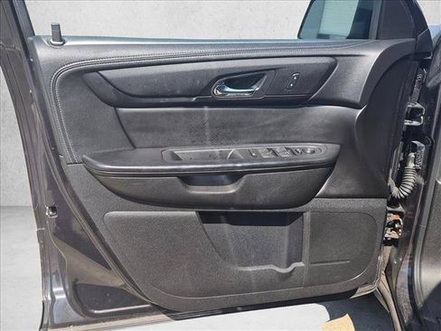 Used 2015 GMC Acadia SLE FWD image 12