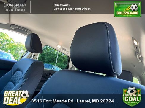 Used 2025 Nissan Pathfinder SV FWD image 15