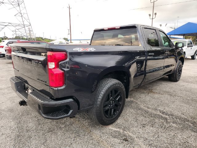 Used 2022 Chevrolet Silverado 1500 Custom w/ LPO, Dark Essentials Package AWD/4WD image 5