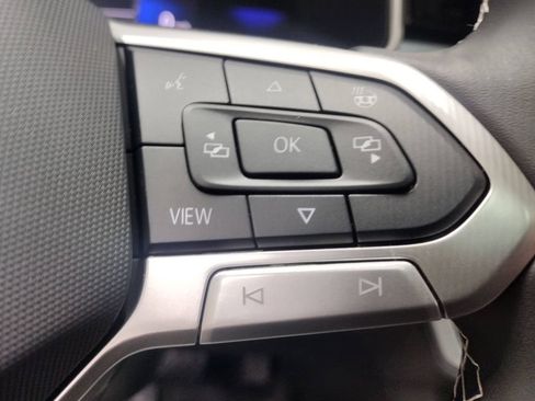 New 2025 Volkswagen Taos SE image 25