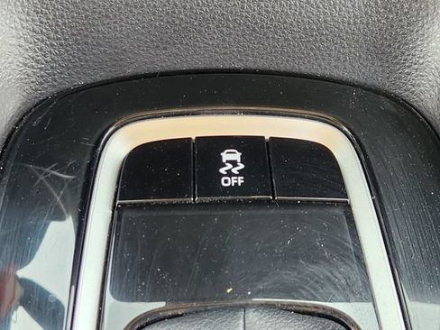 Used 2025 Toyota Corolla LE FWD image 15