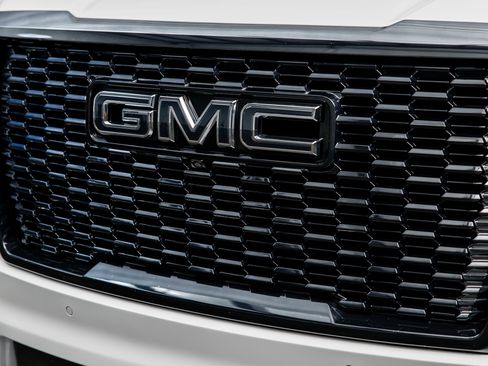 Used 2023 GMC Yukon XL Denali Ultimate image 4