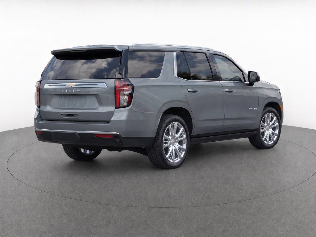 Used 2024 Chevrolet Tahoe High Country w/ Premium Package 2 AWD/4WD image 3