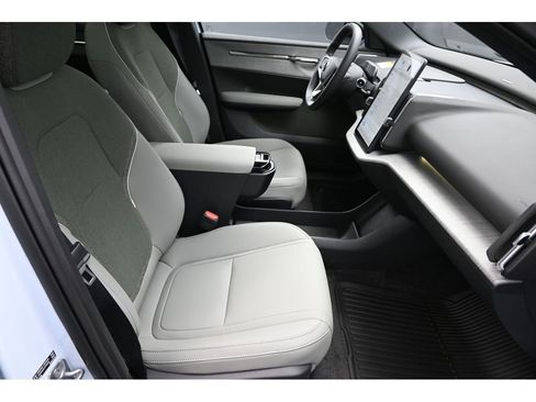 New 2026 Volvo EX30 Plus w/ Protection Package Premier AWD/4WD image 18