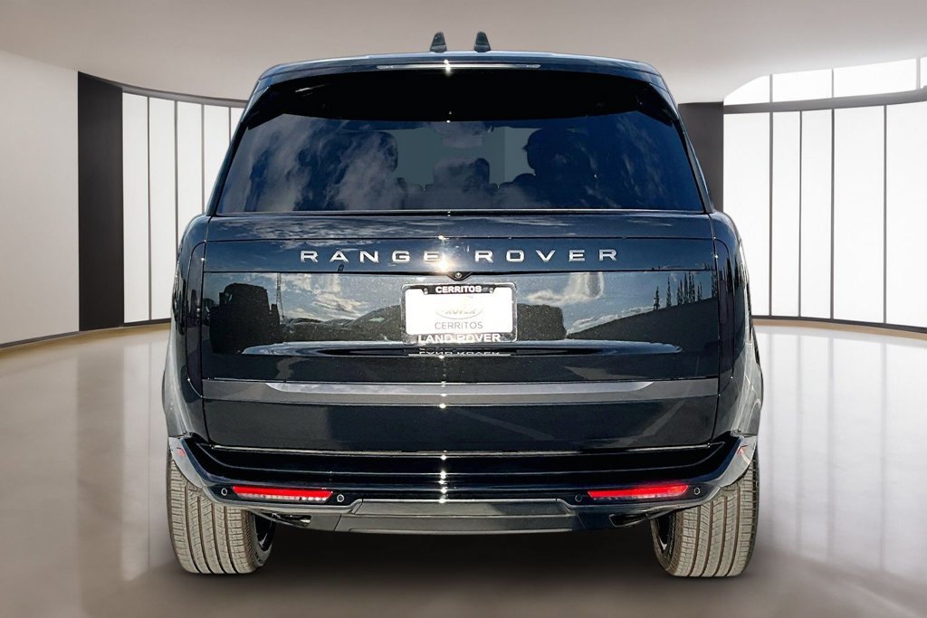 New 2026 Land Rover Range Rover Long Wheelbase SE AWD/4WD image 4