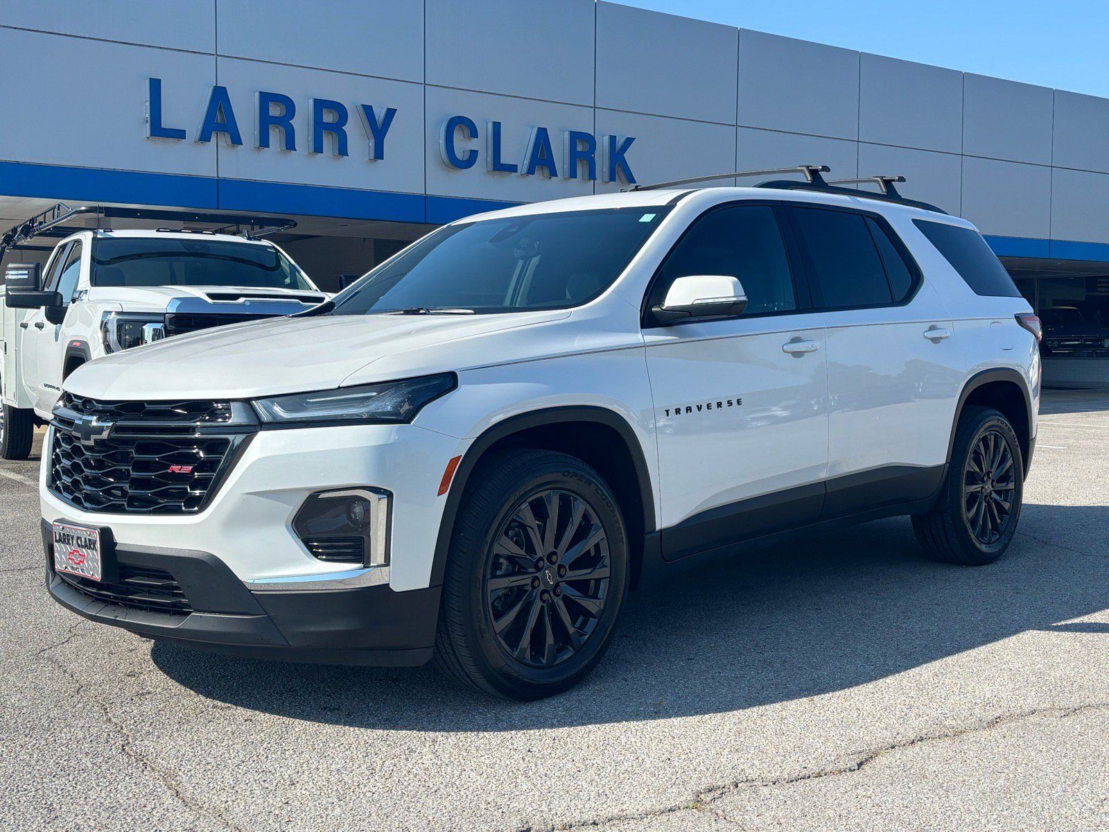 Certified 2023 Chevrolet Traverse RS FWD image 1