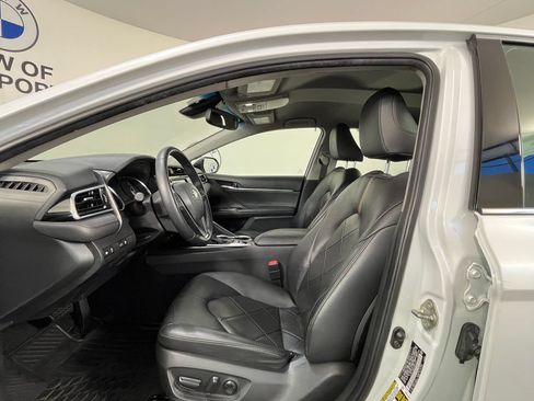 Used 2018 Toyota Camry XLE FWD image 17