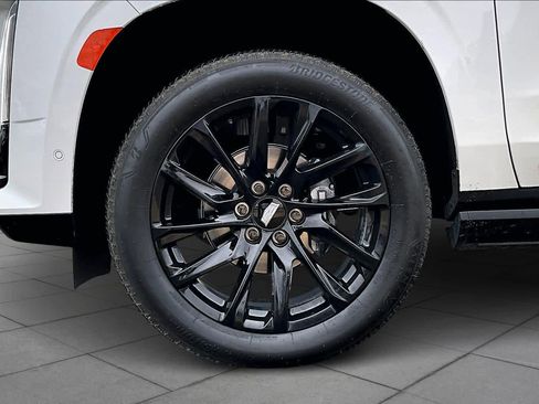 Used 2024 Cadillac Escalade Sport Platinum w/ LPO, ONYX Package image 10