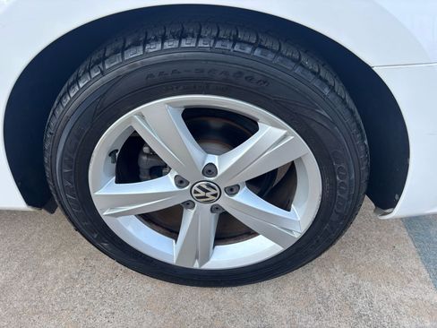 Used 2012 Volkswagen Passat 2.5 SE image 9