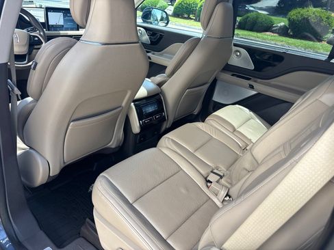 Used 2021 Lincoln Aviator Reserve w/ Equipment Group 201A AWD/4WD image 36