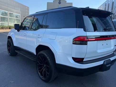 Used 2025 Lexus GX 550 w/ Accessory Package (Z1) image 10