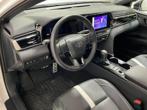Used 2026 Toyota Camry SE FWD image 14