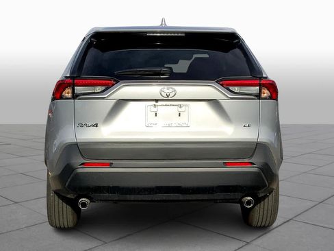 Used 2024 Toyota RAV4 LE FWD image 5