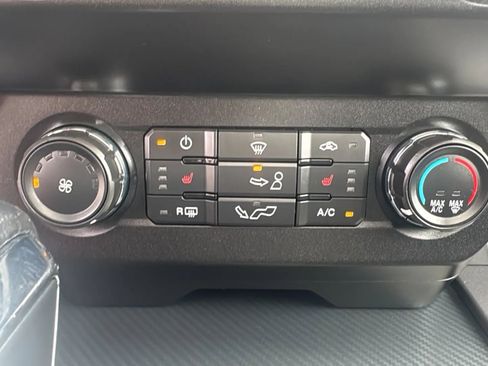 Used 2020 Ford F150 XLT w/ Equipment Group 302A Luxury AWD/4WD image 19