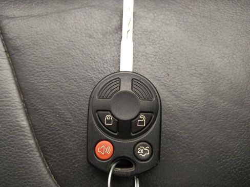 Used 2015 Ford Focus SE w/ Equipment Group 201A FWD image 32