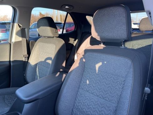 Used 2023 Chevrolet Equinox LT image 12