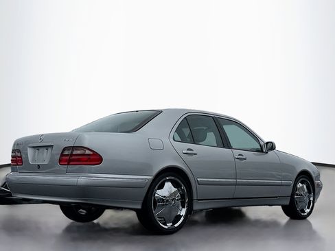 Used 2000 Mercedes-Benz E 430 4MATIC Sedan image 2