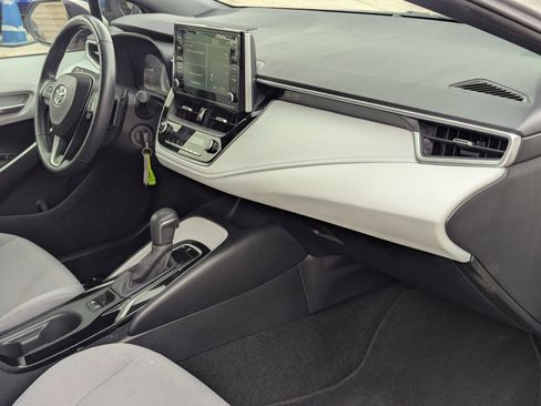 Used 2020 Toyota Corolla SE image 28