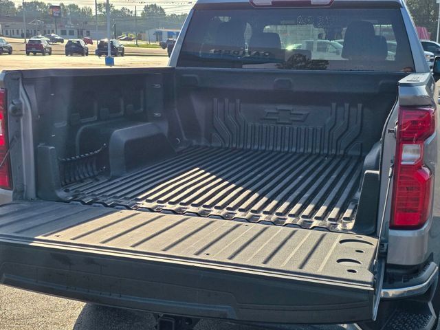 Used 2024 Chevrolet Silverado 1500 LT AWD/4WD image 13